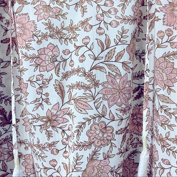 Lovestitch Floral Bell Sleeve Top NWT M - Picture 7 of 9